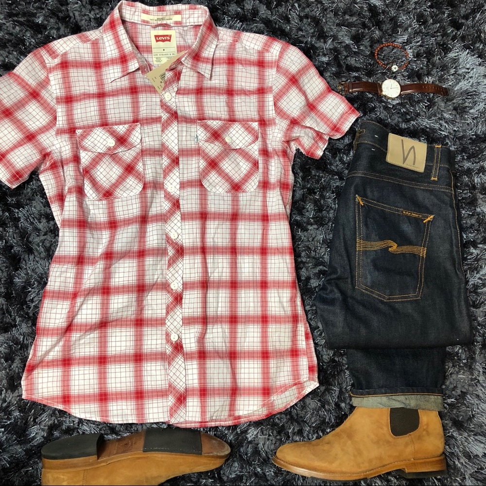 Brand New !! Levi’s red button down flannel sz M